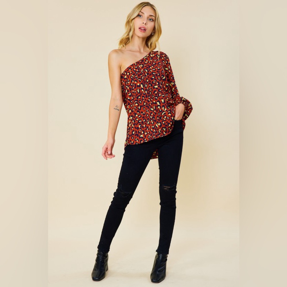 One-Shoulder Rust Leopard Print Top - Picture 5 of 7